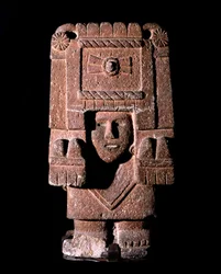 Aztekische Kunst: Darstellung von Chicomecoatl (auch Xilonen genannt), Göttin des Mais und der Fruchtbarkeit. Nationalmuseum für Anthropologie, Mexiko