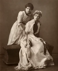 Britische Schauspielerinnen Eweretta Lawrence und Grace Otway in On Change, 1886