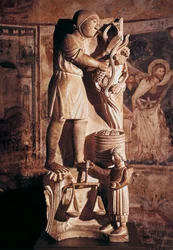 September, Skulptur aus dem Zyklus der Monate, von Benedetto Antelami, Baptisterium von Parma, Emilia-Romagna, Italien