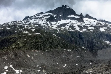 Berge über dem Rhonegletscher, Schweiz