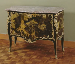 Kommode Louis XV (vergoldetes Holz, Bronze & Marmor)