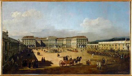 Schloss Schönbrunn vom Eingangshof aus gesehen
