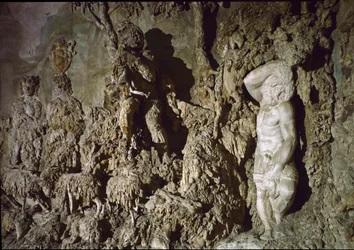 Innenansicht der Höhle von Boboli (Detail)