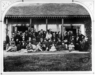 Gruppe - Regierungshaus, ca. 1871