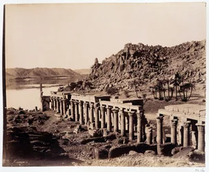 Ruinen des Tempels der Isis in Ägypten - Fotografie der Zangali-Brüder, Ende des 19. Jahrhunderts