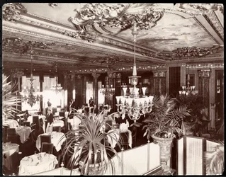Ein Speisesaal im Hotel Savoy, ca. 1895-96