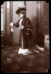 Anna Held, 1904