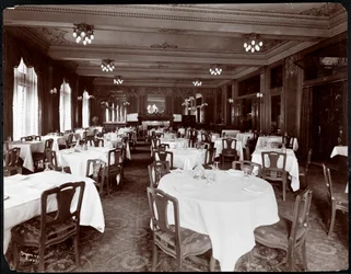 Speisesaal im Hotel Delmonico, 1902 (Silbergelatineabzug)