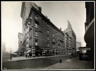 Das Hotel Woodward, Broadway und 55th Street, New York, 1920