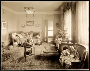 Das Wohnzimmer der Suite 1047 im Hotel Majestic, 1925