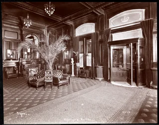 Die Lobby im Hotel Victoria, 1901 oder 1902