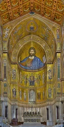 Ansicht der Apsis mit den byzantinischen Mosaiken, ausgeführt zwischen dem zwölften und Mitte des dreizehnten Jahrhunderts, teils von lokalen und teils von venezianischen Arbeitern, einschließlich des berühmten Christus Pantokrator