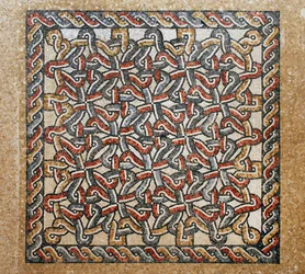 Mosaikboden aus dem Bema-Bereich der frühbyzantinischen Kirche in Shiloh, Westjordanland, 380-420 n. Chr. (Mosaik)