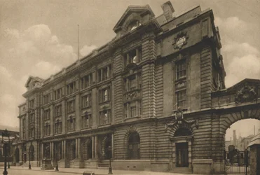 Hauptfassade des Hauptpostamts an der King Edward Street, ca. 1935