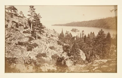 Vier Eisenbahnszenen und vier Ansichten des Lake Tahoe: Emerald Bay, Lake Tahoe