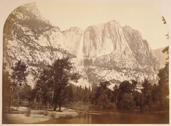 Flussansicht, Yosemite-Fälle. 2477 Fuß.