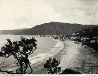 Strandabschnitt in Alassio, ca. 1890