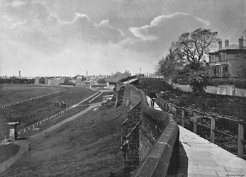 Die Mauer und Roodee, Chester, ca. 1896
