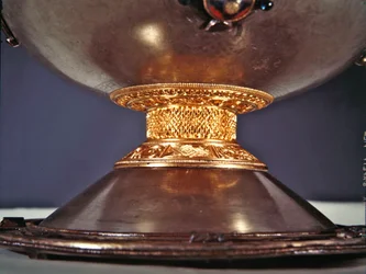 Der Ardagh-Kelch, Reerasta, County Limerick (Silber mit Silbervergoldung, Emaille, Messing & Bronze) (Detail)