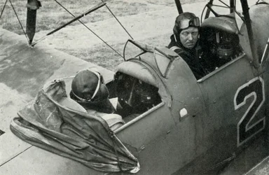 RAF-Pilot lernt während des Zweiten Weltkriegs fliegen, 1941