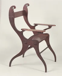 Armstuhl oder Schwanenstuhl entworfen von C.F.A. Voysey (1857-1941) in 1883-5, hergestellt ca. 1898