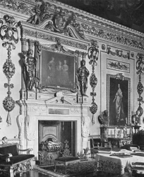 Ein Kamin im Doppelwürfel-Zimmer