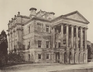 Amesbury Abbey, Wilts, Eingangsfront