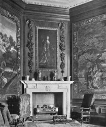 Obst und Blumen im Wandteppichzimmer