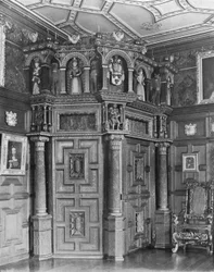 Die Eck-Tür im Wohnzimmer