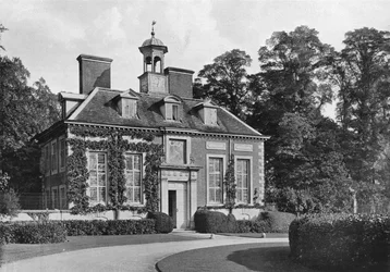 Die Küche und die Kutscheneinfahrt