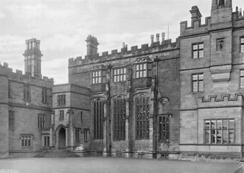 Fenster der alten Halle