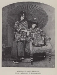 Lorina und Alice Liddell (s/w Foto)