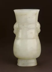 Gefäß mit elefantenförmigen Henkeln, ca. 12.-14. Jahrhundert