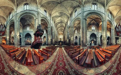 Gotische Kircheninnenraum