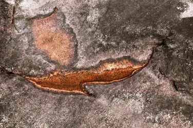 Verwitterte Mineraloberfläche