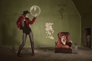 Surrealer Frauen-Bubble