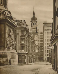Am Fuße des Denkmals von Fish Street Hill, um 1935