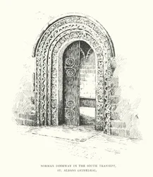 Normannisches Portal im südlichen Querschiff, St Albans Kathedrale