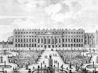 Die Südfassade von Hampton Court