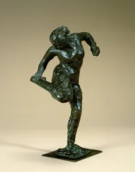 Tänzerin, die ihren Fuß hält, um 1900-10