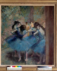 Tänzerinnen in Blau