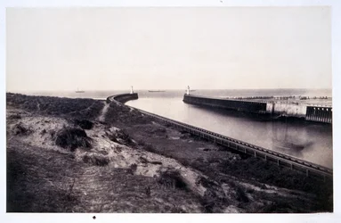Einfahrt zum Hafen von Boulogne