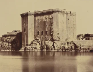 Tarascon. Schloss