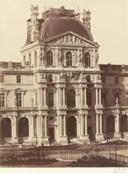 Ansicht des Louvre