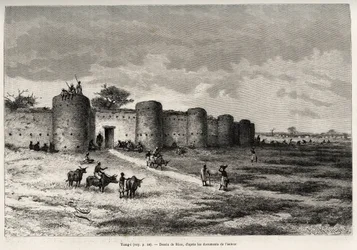 Die Stadt Tiong-Gi (Tiong Gi, Mali) mit ihren Befestigungen und Lehmhäusern. Gravur von Riou zur Illustration der Geschichte „Vom Niger zum Golf von Guinea“ von Hauptmann Louis Gustave Binger (1856-1936), veröffentlicht in Le Tour du monde