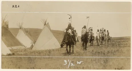 [Reiter und Tipis]