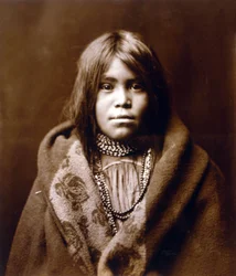Ein Apache-Mädchen, ca. 1903, Foto von Edward S. Curtis