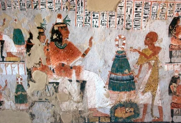 Ägyptische Antike: Darstellung von Roy und seiner Frau Nebtawy vor einem Hohepriester. Gemälde aus dem Grab von Roy (TT255). 18. Dynastie. Vom Westufer von Luxor, Ägypten