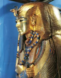 Ägyptische Zivilisation, Sarkophag von Tutanchamun, verziert mit Gold und Halbedelsteinen