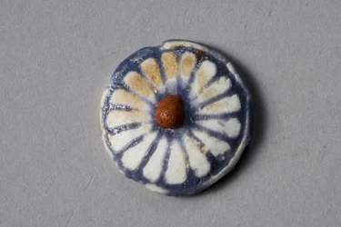 Florales Rundel, Amarna-Periode, 1353-37 v. Chr. (Faience)